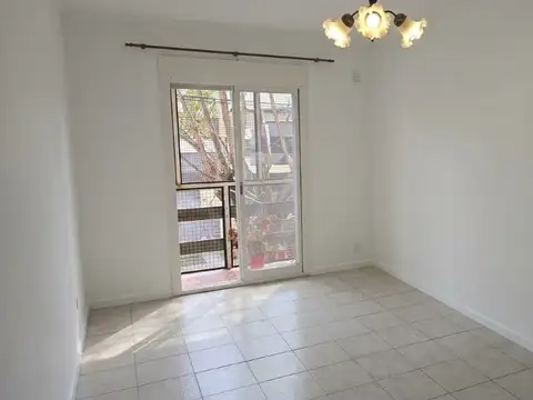 Departamento en Alquiler en Caseros, $ 850.000