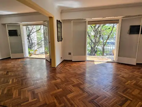 Venta depto piso 5 ambientes con balcón en Caballito