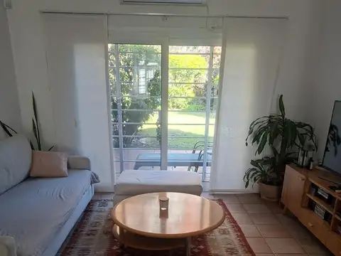Impecable casa con jardin