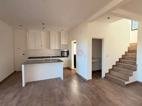 Casa 4 ambientes con 3 baños