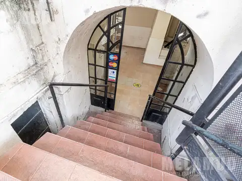 Oficina 8 ambientes con 3 baños