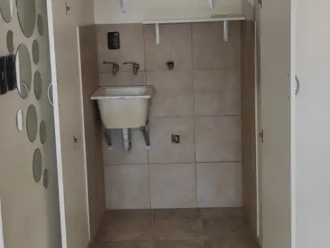 Las Heras 2100, Piso 1