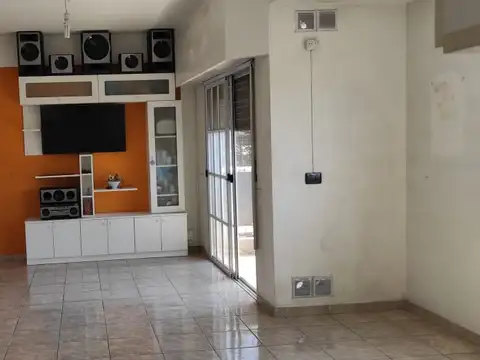 Las Heras 2100, Piso 1