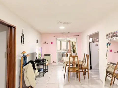 CINCO AMBIENTES EN VENTA EN EL BARRIO PIEDRABUENA ESCALERA 42