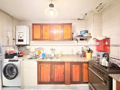 CINCO AMBIENTES EN VENTA EN EL BARRIO PIEDRABUENA ESCALERA 42