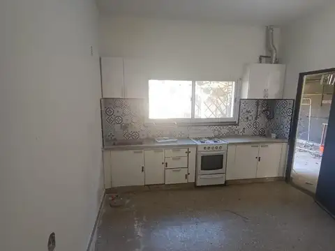 Casa 3 ambientes con 1 baño