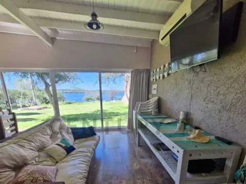 Casa frente al Lago de 3 dormitorios.