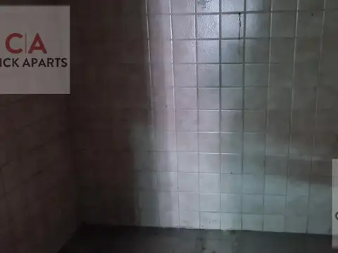 Venta - Local - apto todo rubro - listo para entrar - con Gas - Once