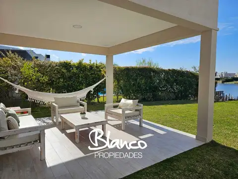 Casa 5 ambientes con 3 baños