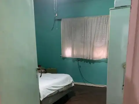 Casa 6 ambientes con 2 baños