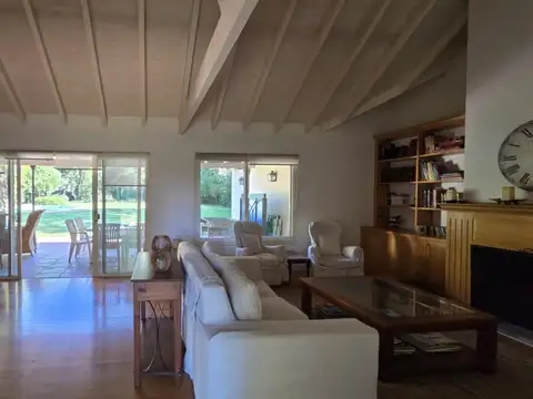 Casa en Venta en Los Pinguinos, USD 880.000