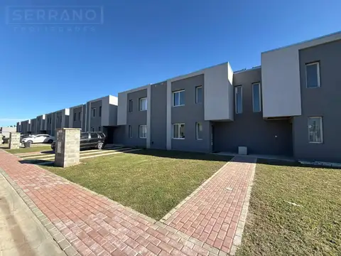Venta duplex 4 ambientes con Jardin en Decs Tortugas