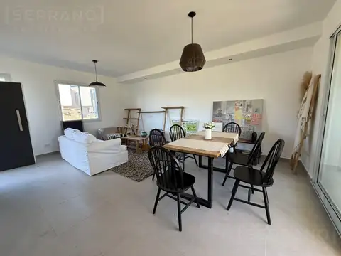 Casa en Venta en Garin, USD 155.000
