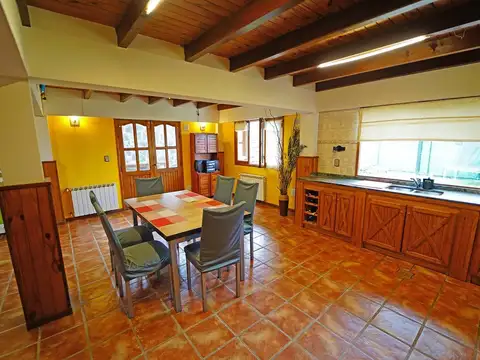 Casa 5 ambientes con 1 baño