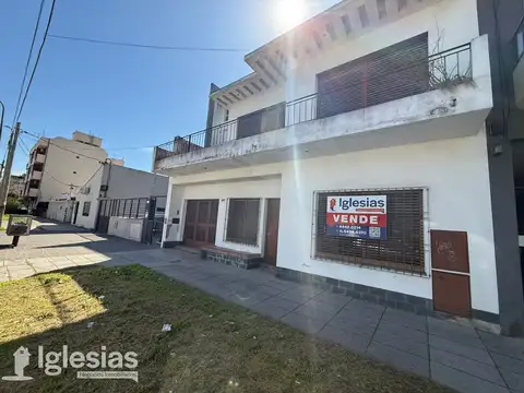 Casa en venta c/ cochera en Tapiales