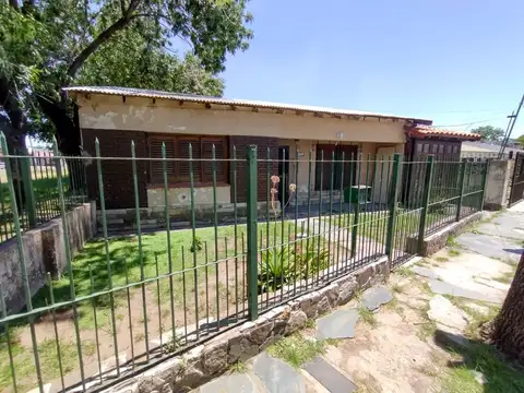 Casa 4 ambientes con gran lote en venta en Libertad
