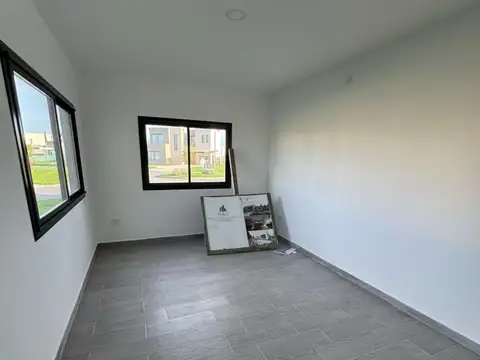 Excelente casa 4 Ambientes en planta baja, Barrio San Felipe
