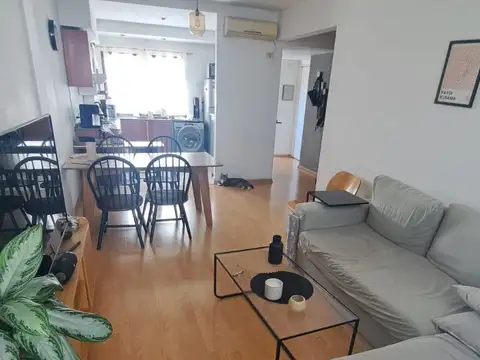 3 Ambientes luminoso con Balcón y estudio en alquiler en Colegiales.