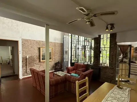 Casa 5 ambientes con 4 baños