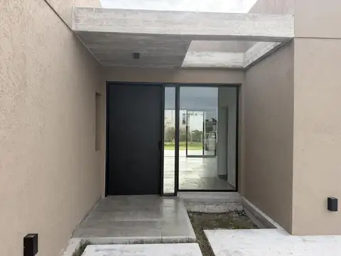 Casa en Alquiler en Santo Tomas, USD 1.500