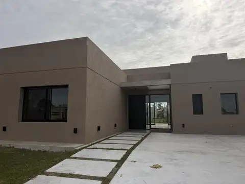Casa en Alquiler de 3 dormitorios
