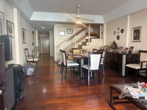 Casa 5 ambientes con 4 baños