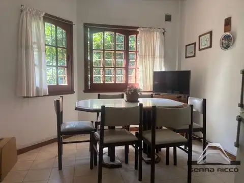 Casa 5 ambientes con 4 baños
