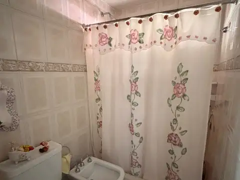 casa con cochera y patios