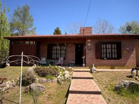 casa con cochera y patios
