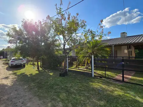 Calle Maestra Hermanas Bentancourt