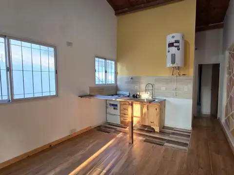 Departamento 2 ambientes escalera alquiler Ituzaingó Norte 