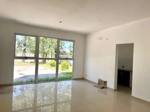 ALQUILER GALPON GRAL. RODRIGUEZ SOBRE COLECTORA R7