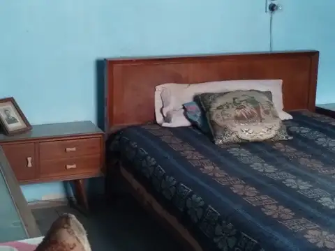 Ph de 2 ambientes a reciclar con pequeño fondo. Total 84 m2