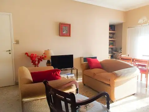 Depto Tipo Casa en Venta de 4 dormitorios