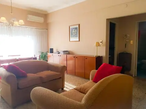 Depto Tipo Casa en Venta de 5 ambientes