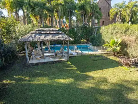 VENTA casa 4 ambientes con pileta en Boat Center