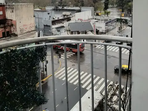 DEPTO 3 AMBIENTES 95 METROS BALCON ATERRAZADO AL FRENTE - CON O SIN RENTA -