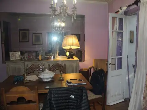 Casa 14 ambientes con 3 baños