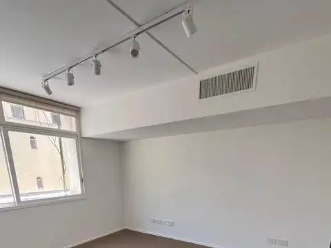 Oficina 4 ambientes con 1 baño