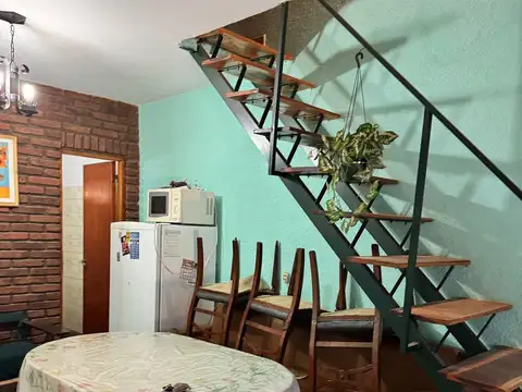 Casa 2 ambientes con 1 baño