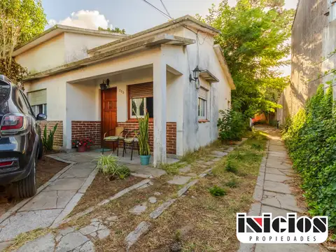 Departamento: Quinteros Nº 253 e/ Azopardo y Espora. Mar de Ajó - C926