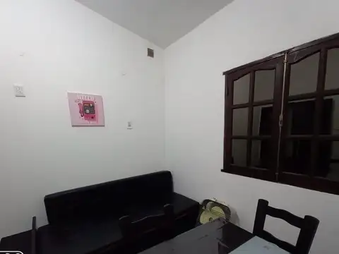 Casa 7 ambientes con 2 baños