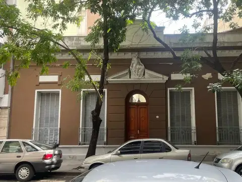 VENTA PH ANTIGUO 2 AMB. A REFACCIONAR EN BELGRANO