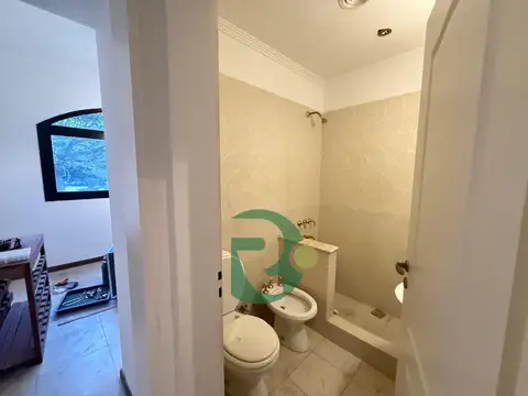 Casa en Venta con 6 cocheras
