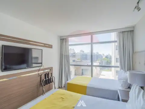 VENTA-monoambiente equipado piso 8-PUNTA CARRETAS