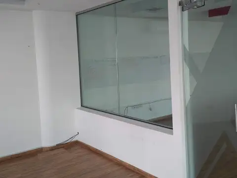 Oficina en Venta con 1 cochera