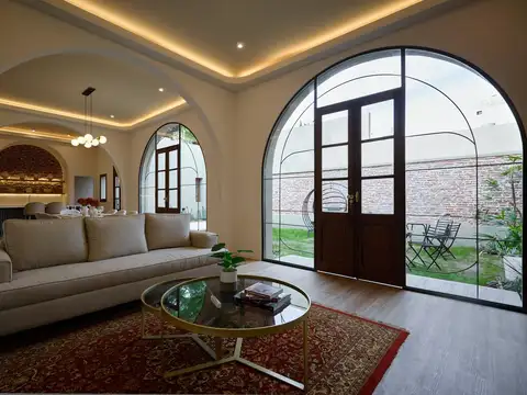 Increíble Casa 3 dormitorios, cochera, patio, pileta, Lourdes