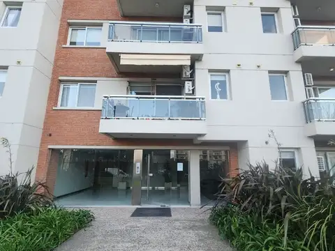 Departamento en Alquiler en Bernal, $ 580.000