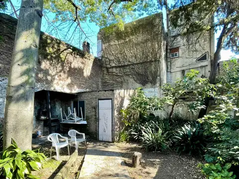 2 AMB 1° X ESC BAJAS EXPENSAS, 45 MTS TOT., AL FRENTE MUY LUMINOSO, COCINA Y LAVADERO INDPTE.,BAÑO COMPLETO, EXC. UBICACIÓN