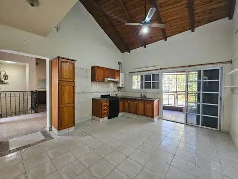 Casa en Alquiler en Alberdi, $ 750.000
